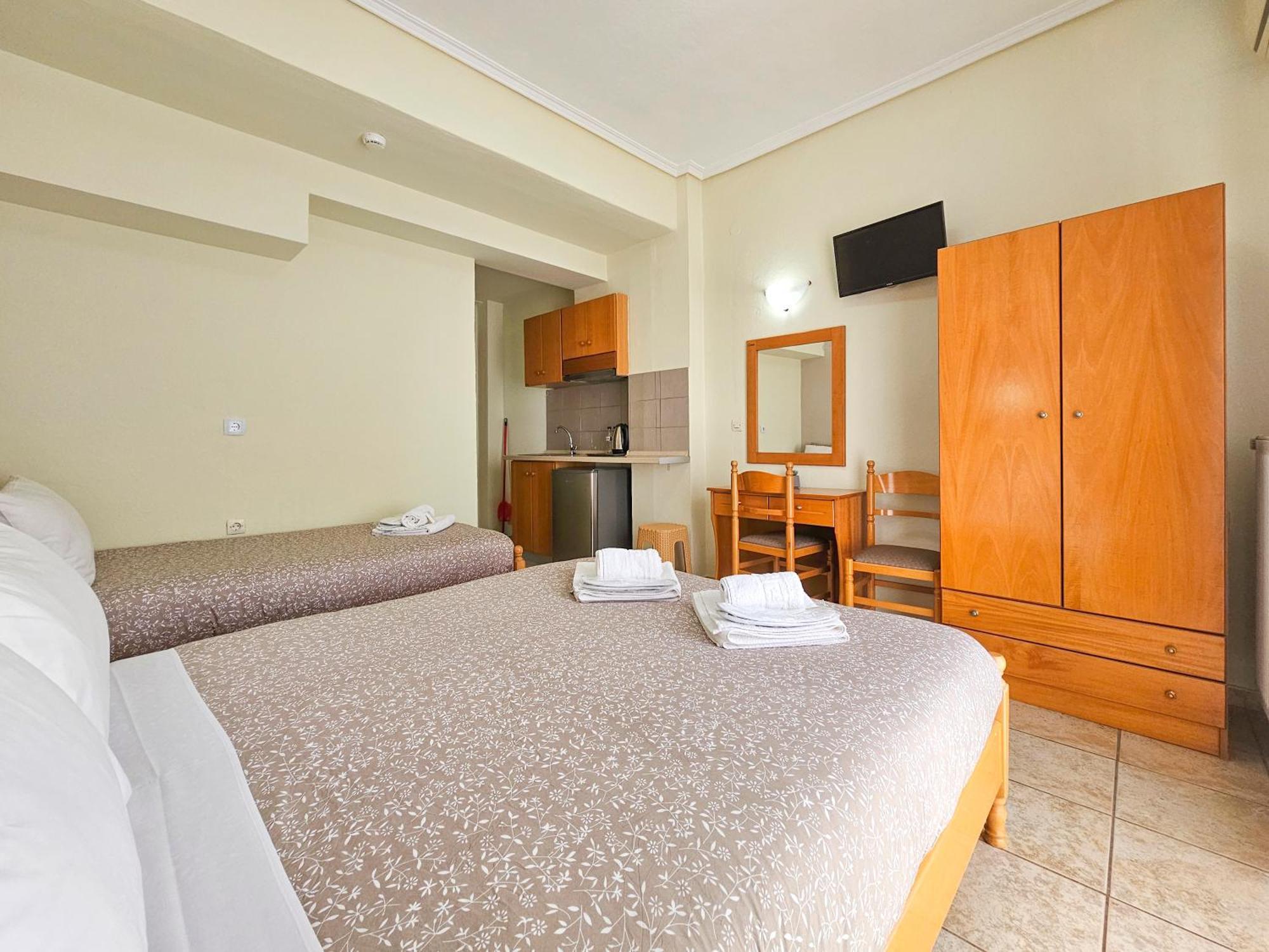 Lucia Hotel Paralia Екстериор снимка