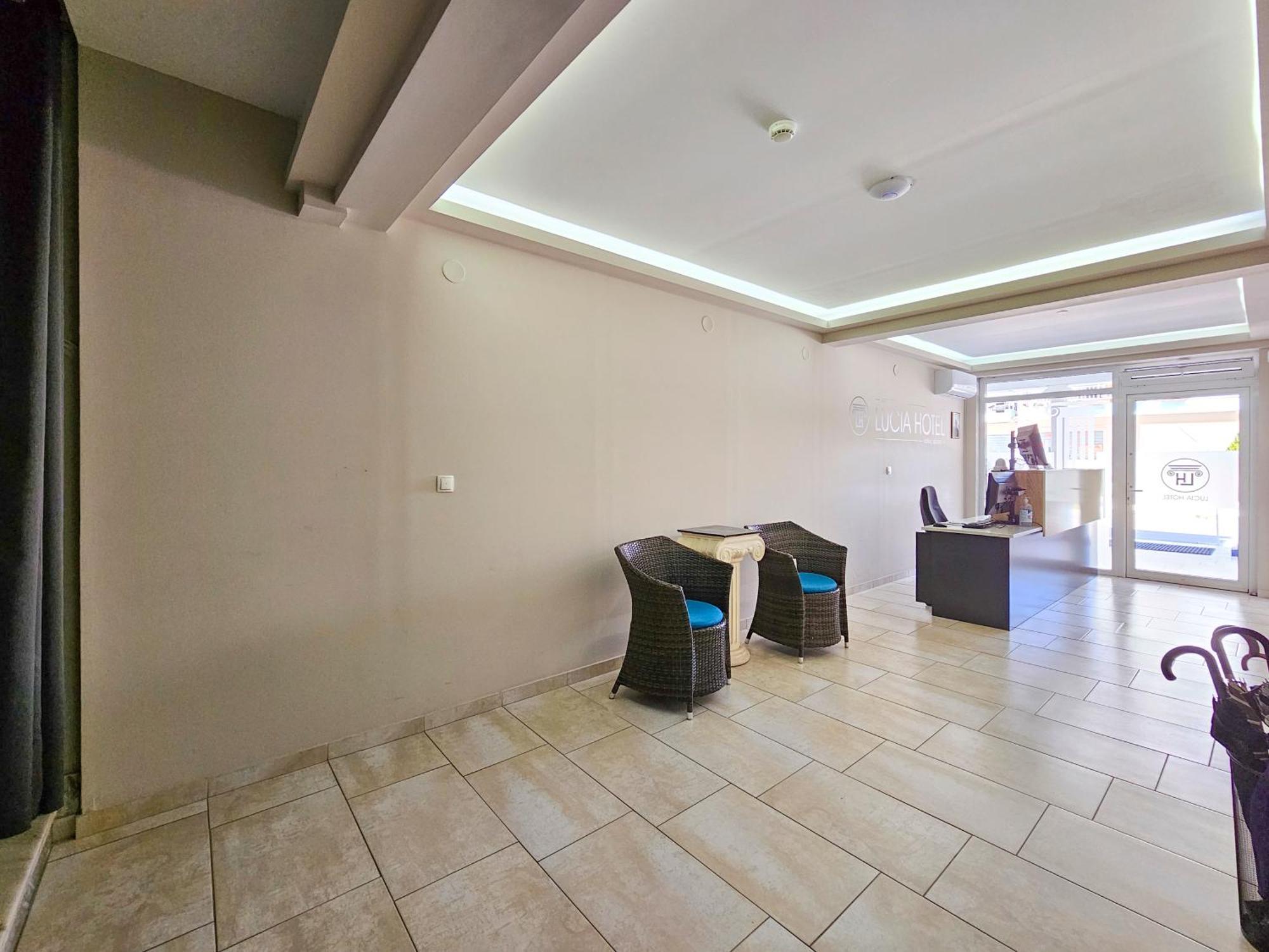 Lucia Hotel Paralia Екстериор снимка