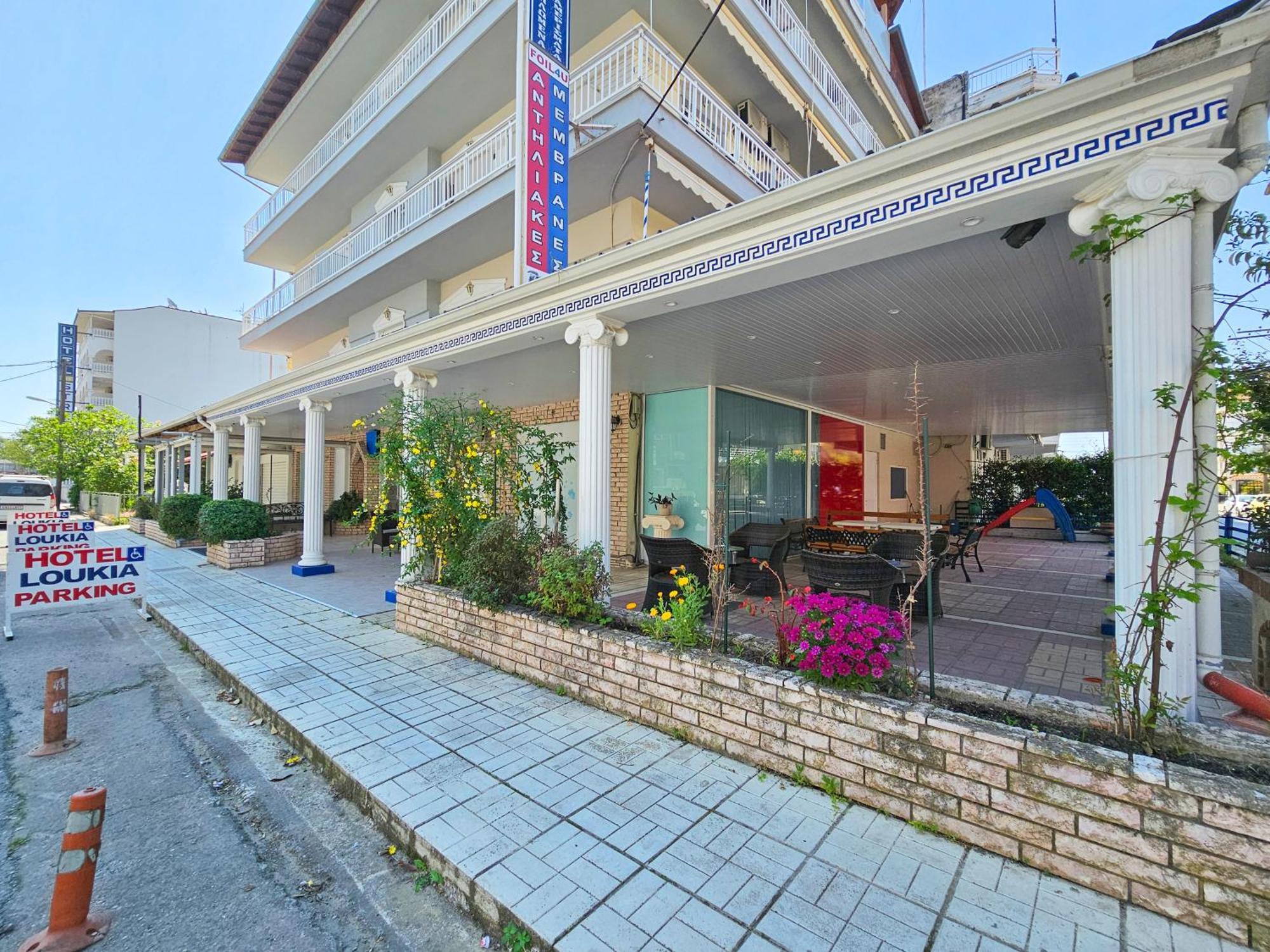 Lucia Hotel Paralia Екстериор снимка